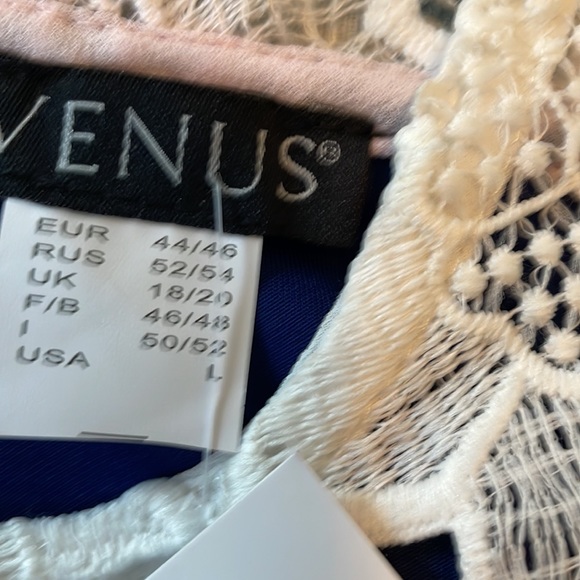 Venus Dress with beautiful design - Picture 3 of 9